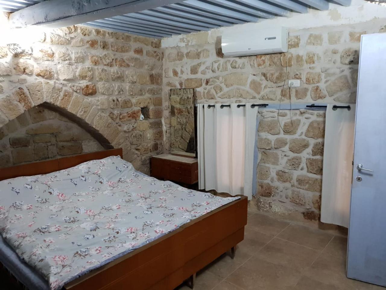 Nzar Khoury For Hosting Hotel Akko Bagian luar foto