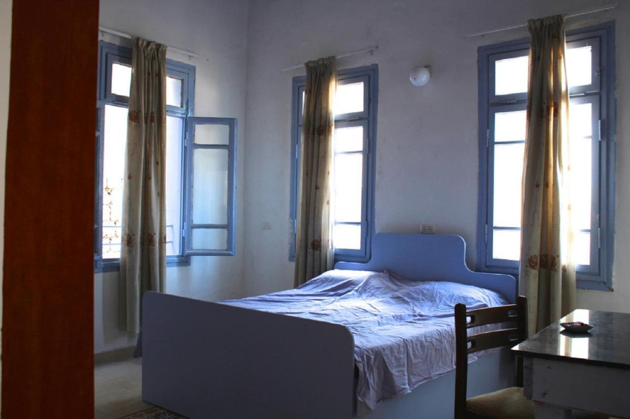 Nzar Khoury For Hosting Hotel Akko Ruang foto